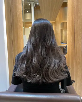 ロング カラー 小島 仁美のヘアスタイル