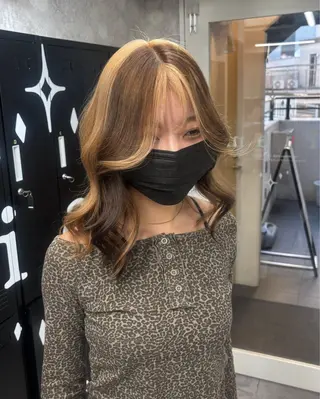 セミロング カラー ギャル/ハイトーン 特化/ルイヤのヘアスタイル