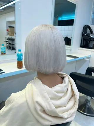 ショート カラー ブリーチカラー 🩵MIZUKIのヘアスタイル