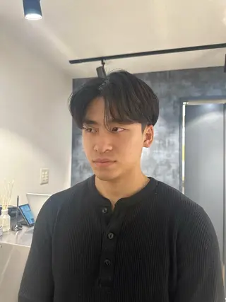 ミディアム カラー メンズ SALOWIN 原宿 iori所属・🌟原宿指名No.1 センターパート⭐️のヘアスタイル