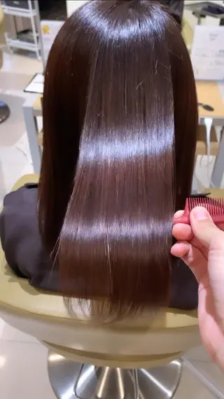 ミディアム 美髪ストレート AOYAGIのヘアスタイル