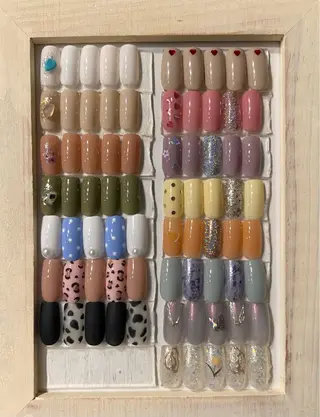 ネイル HENRIETTA NAILSALONのネイルデザイン