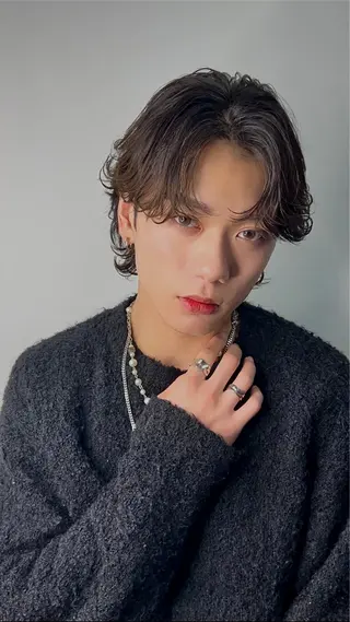 ショート モナン新宿所属・曲がる縮毛 メンズ 毛流れ 佐々木 優のヘアスタイル