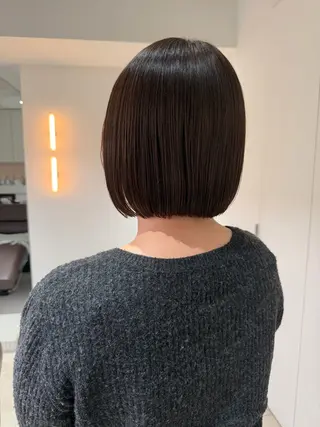 ショート kou🌥️レイヤー /艶カラーのヘアスタイル