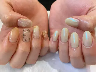 ショート カラー ネイル マツエク・マツパ illum hicariのネイルデザイン