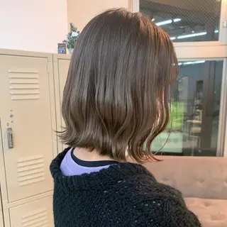 ミディアム カラー iLi所属・iLi 《イリ》のヘアスタイル