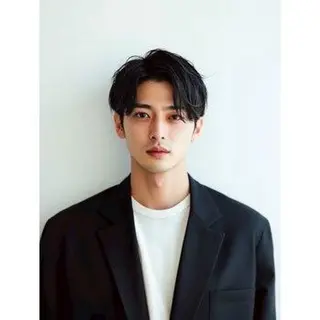 ミディアム 伊藤 海のヘアスタイル