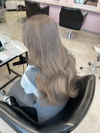 カラー MATTY azusaのヘアスタイル