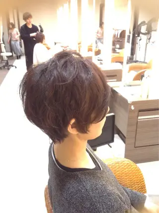 ショート ブリーチなしダブル/ レイヤーカット 小棹のヘアスタイル