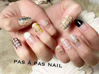 ネイル Yakko pas á pasのネイルデザイン