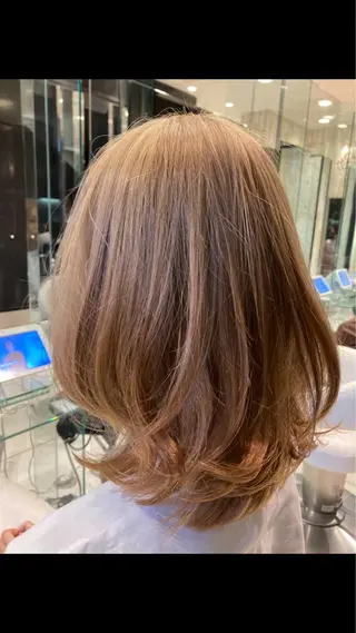 ミディアム 田畑 福恵のヘアスタイル