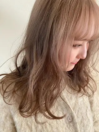 セミロング カラー ベージュカラー🐑 レイヤー🤎塚原優芽のヘアスタイル