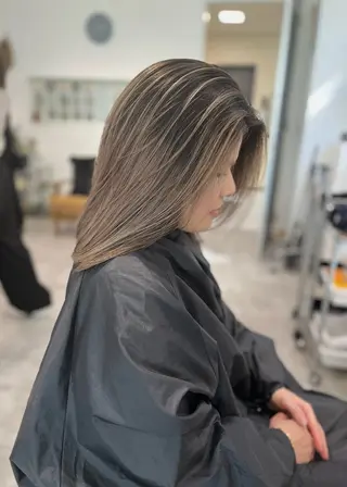 ロング カラー GaKu/ハイトーン /ブリーチ/レイヤーのヘアスタイル