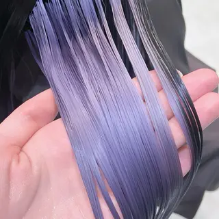 ロング カラー ヘアアレンジ アニメ髪・ウルフ🦇 樋口莉夏のヘアスタイル