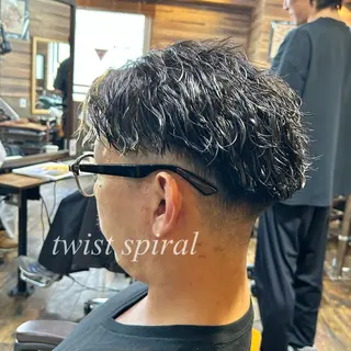 ショート パーマ メンズ ツイスパ/メンズ特化 🦋𝑺𝑶𝑵𝑬のヘアスタイル