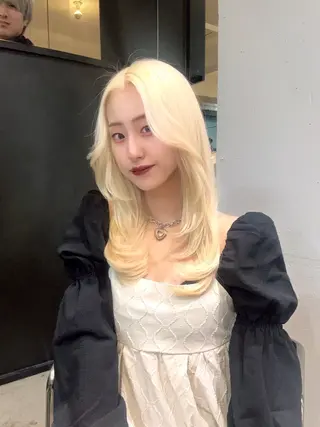 ロング エミリ / オリーブカラーのヘアスタイル