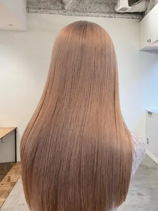 ロング カラー maruquee de mashu所属・モモコ/ブリーチ/ ミルクティカラーのヘアスタイル