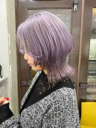 ミディアム カラー TOMOYAレイヤー ブリーチ縮毛矯正のヘアスタイル