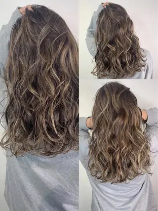 セミロング カラー _WHITE 高槻のヘアスタイル