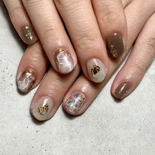 ネイル atelier　FIORITURA所属・FIORITURA aiのネイルデザイン