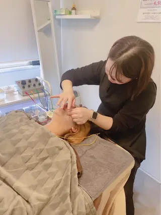 美容鍼＆鍼灸サロン 鍼Glitter.所属・鍼グリッター 仁科陽花のエステ・リラクイメージ