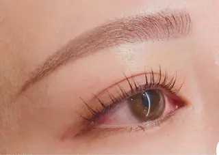 アイブロウ プラスアイ新宿西口駅前店所属・プラスアイ新宿西口 駅前店🍯HIROのマツエク・マツパデザイン