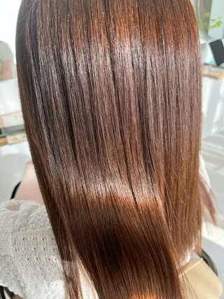 tonari所属・加藤 明香里のヘアスタイル