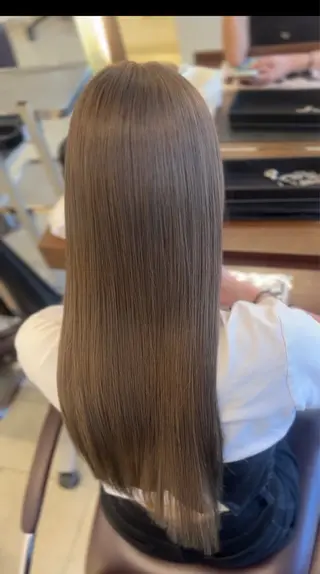 カラー 越納 陸のヘアスタイル