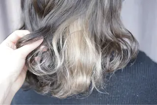 ミディアム カラー ハイトーン/レイヤー /ケアブリーチ石川治のヘアスタイル