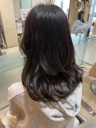 カラー 寺田 未来のヘアスタイル