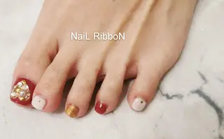 ネイル ネイルリボン 受付スタッフのネイルデザイン
