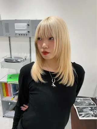 セミロング カラー ヘアアレンジ 🟡当日可/天神大名 ハイトーン/レイヤーのヘアスタイル