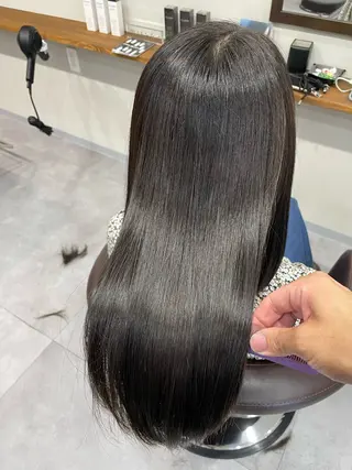 セミロング 縮毛矯正、髪質改善／ 松田 龍之介のヘアスタイル