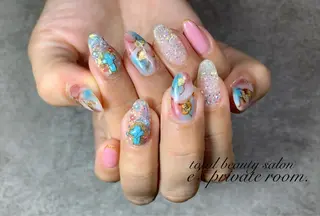 ネイル LAVISH nail salonのネイルデザイン