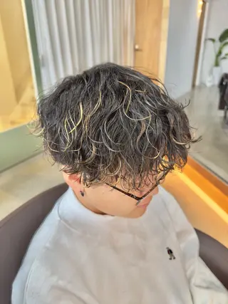 ショート カラー パーマ メンズ メンズサロン　アソビ所属・【扱いやすいパーマ】 眞鍋拓己のヘアスタイル