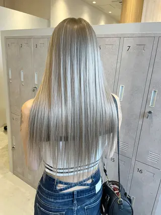 カラー 斉藤 果音のヘアスタイル