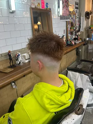 ショート カラー メンズ モチヅキ タツキのヘアスタイル