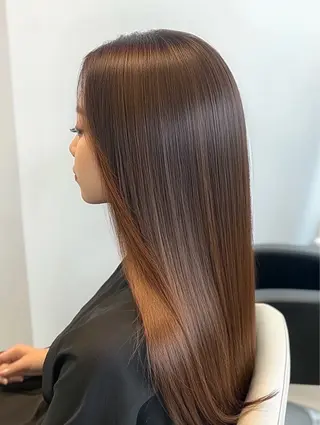 セミロング 艶髪デザイナー ユウタ｜髪質改善特化のヘアスタイル