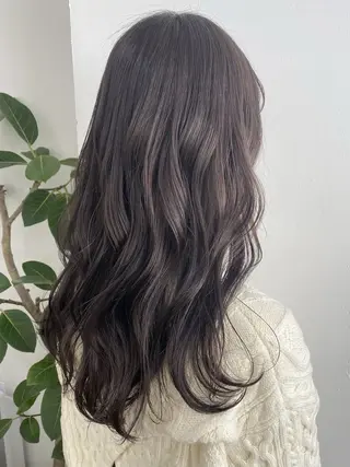 カラー techné所属・塔尾 真那のヘアスタイル