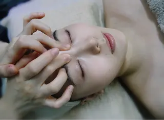 BEAUTY HUB 小顔/クリスティーナ美肌/全身美白サロン所属・BEAUTY HUB ［小顔•全身美白］のエステ・リラクイメージ