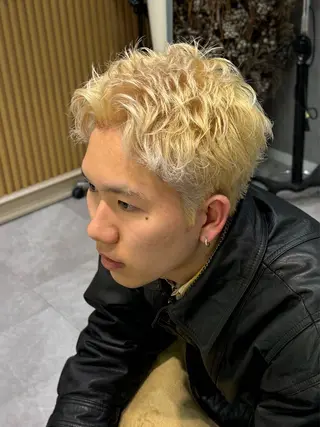 カラー メンズ メンズパーマ、スパ イキー、上野星也のヘアスタイル