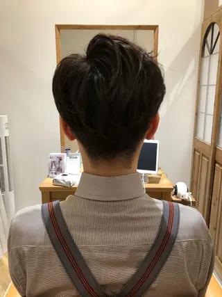 ショート ブリーチ無し白髪ぼか し/艶髪/津嘉山のヘアスタイル