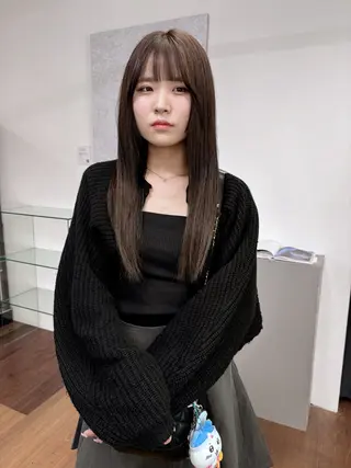 ロング カラー 柔らかストレートと ツヤカラー/和田陽向のヘアスタイル