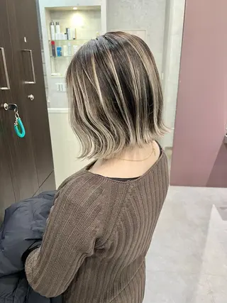 ショート カラー Via officialのヘアスタイル