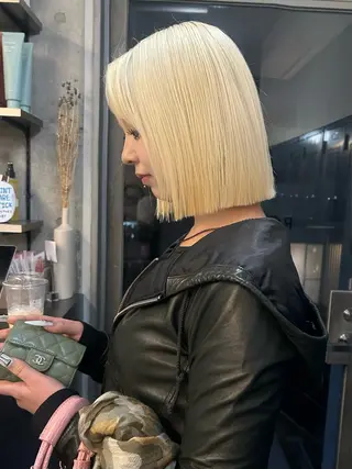 ショート カラー 韓国ボブ/レイヤー カット/ EMIRIのヘアスタイル