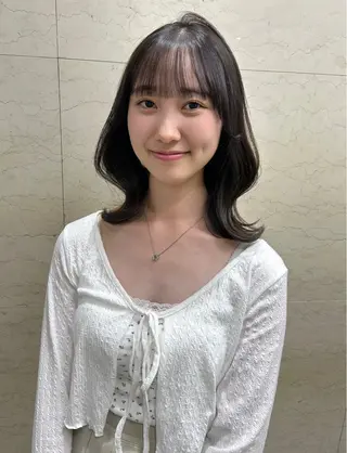 ミディアム 'AXISガスビル Rinのヘアスタイル