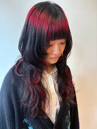 ロング カラー THEDOTS所属・淀 小南津のヘアスタイル