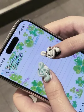 ネイル NOLIMIT.OSAKA所属・NOLIMIT naoのネイルデザイン