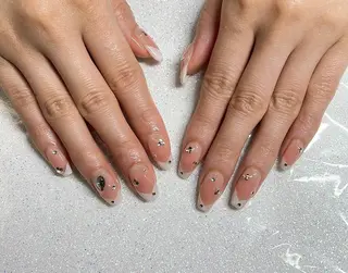 ネイル VIERU 🌈🎀💖のネイルデザイン