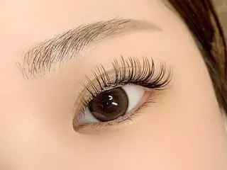 マツエク・マツパ ♡SNSで大バズり♡ コリアン羽エクステ◎のヘアスタイル